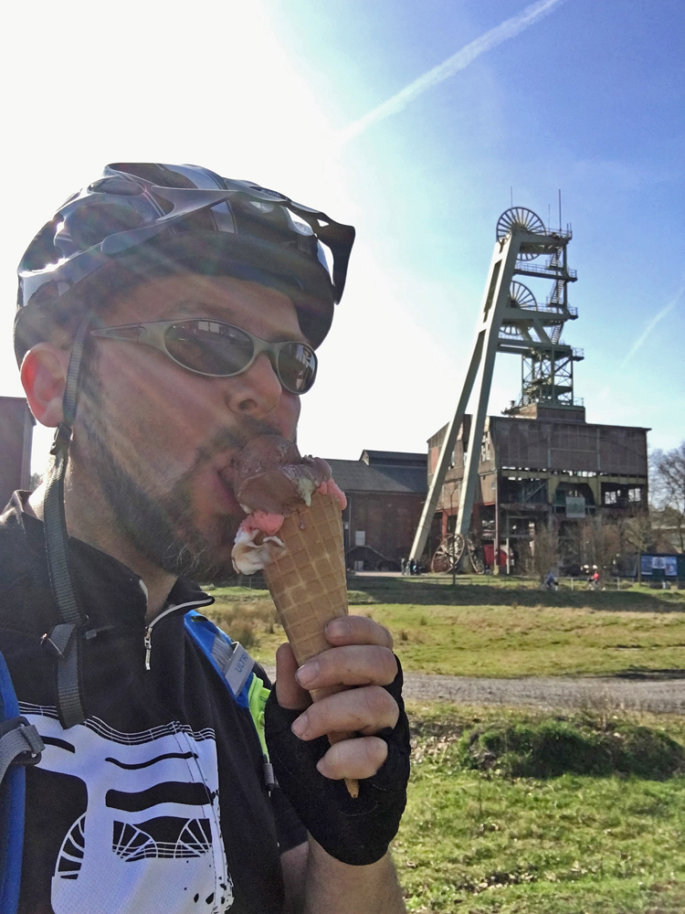 Eis auf dem Gelände der Zeche Ewald