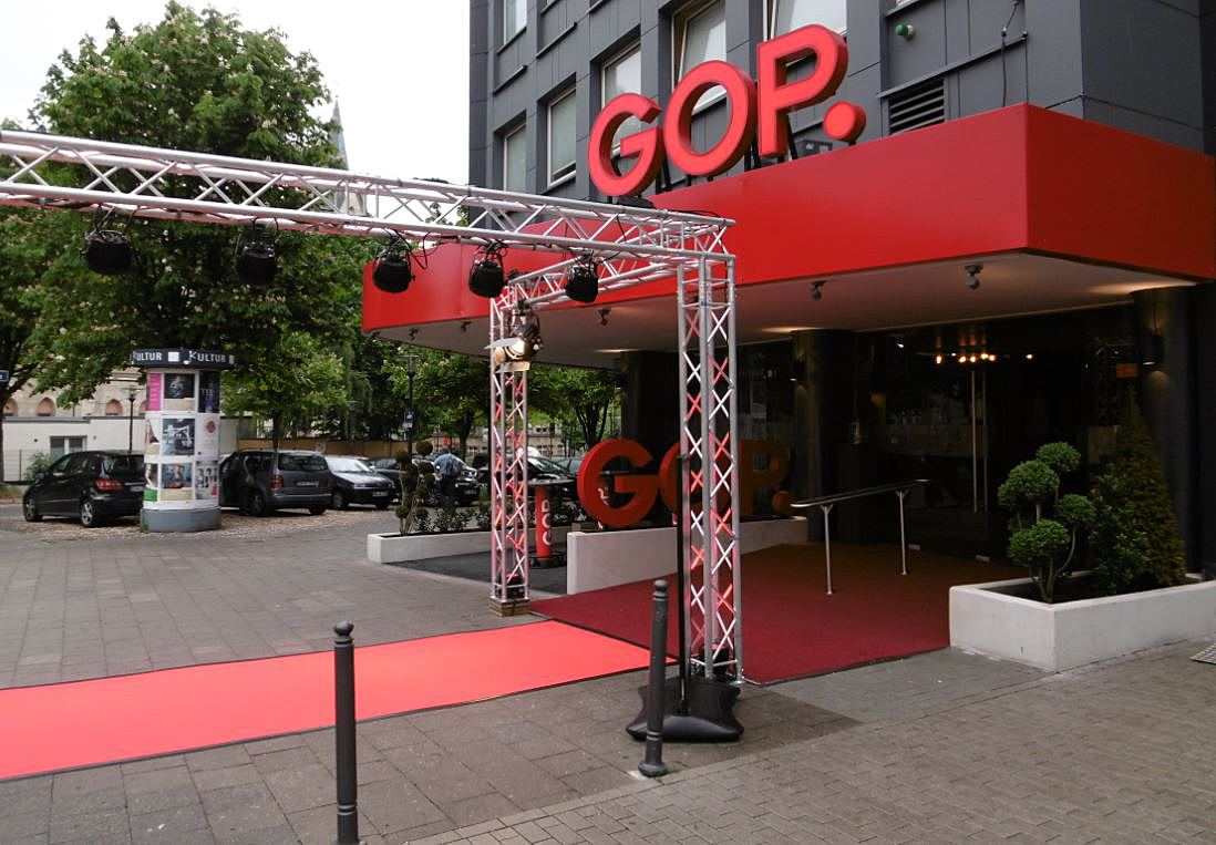 Der rote Teppich vorm GOP Varieté-Theater Essen