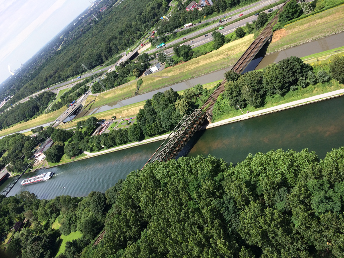 Das Foto zeigt die Aussicht vom Dach des Gasometer in Oberhausen