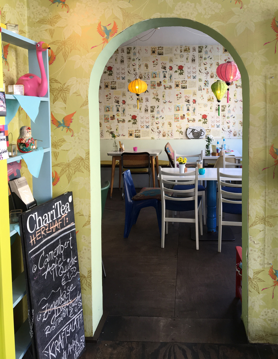 Wunderschöner Vintage-Wohnzimmer-Flair bei Fräulein Coffea