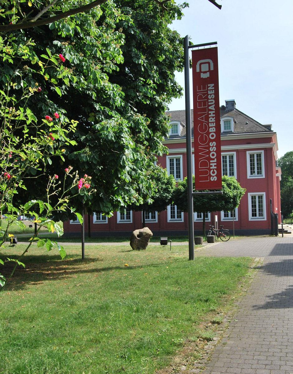 Das Foto zeigt die LUDWIGGALERIE Schloss Oberhausen von außen.