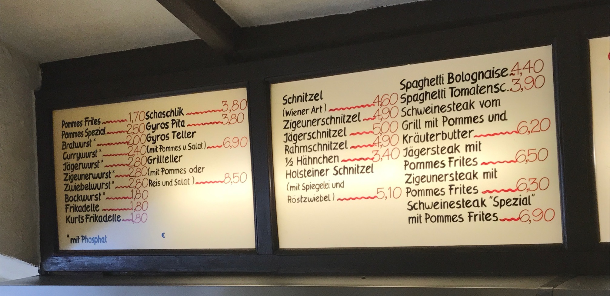 Das Foto zeigt die Speisekarte des Profi-Grill in Wattenscheid