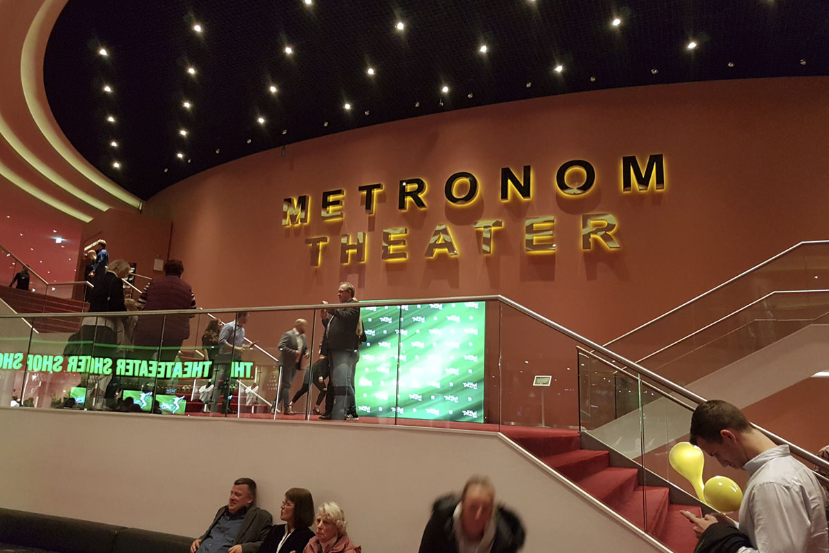 Das Foto zeigt das Foyer das Stage Metronom Theaters in Oberhausen