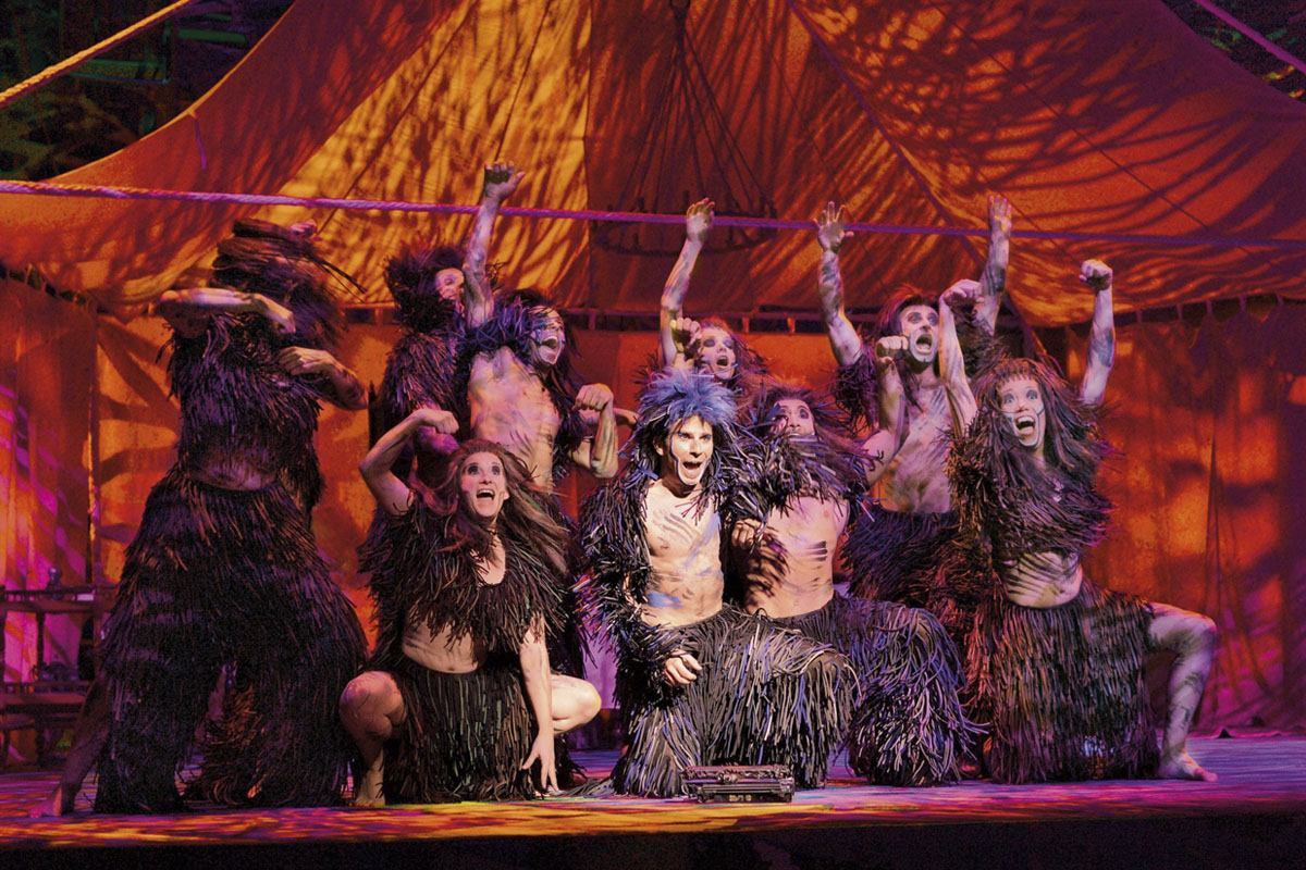 Das Foto zeigt die Gorillabande in Disneys Musical Tarzan in Oberhausen