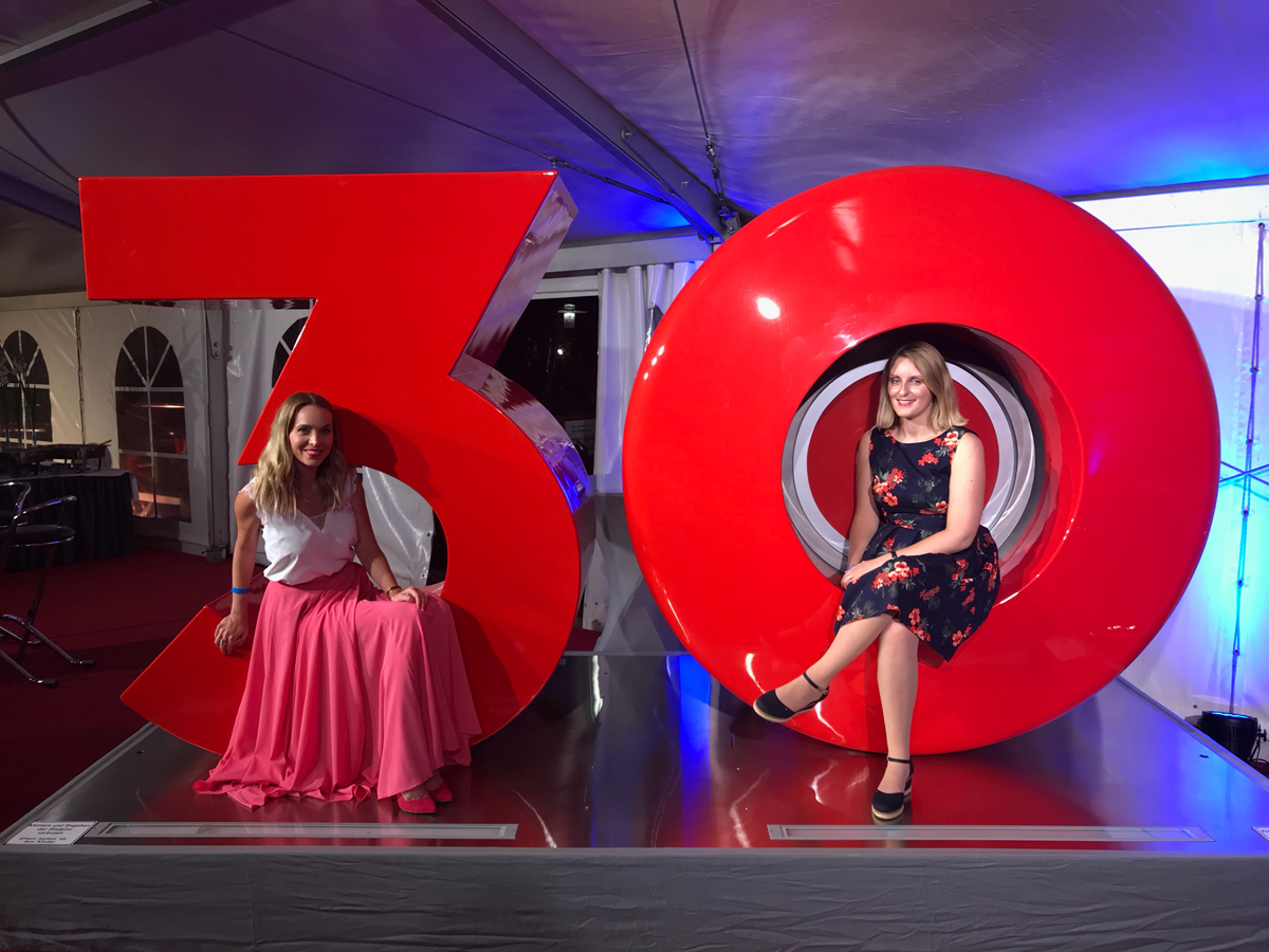 Das Foto zeigt Katalina und Sandra beim STARLIGHT EXPRESS