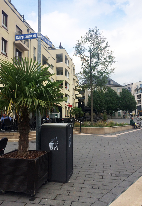Das Foto zeigt die Ruhrpromenade in Mülheim an der Ruhr