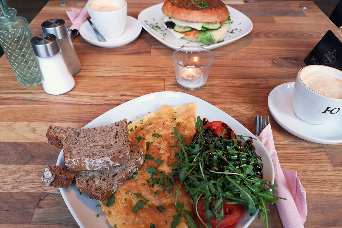 Das Bild zeigt eine Frühstücksvariation im Cafe Großartig in Mülheim an der Ruhr