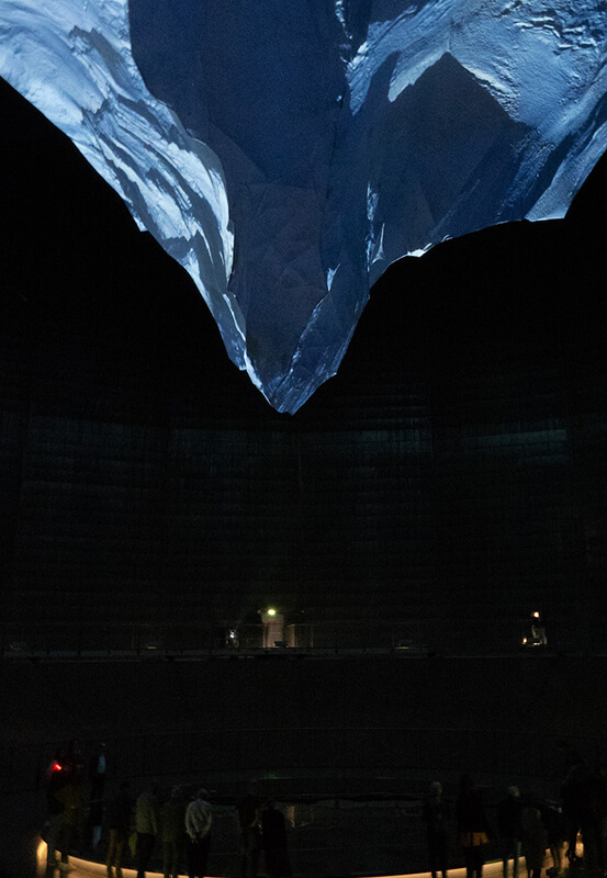 Das Foto zeigt das Matterhorn in der Ausstellung "Der Berg ruft" im Gasometer Oberhausen