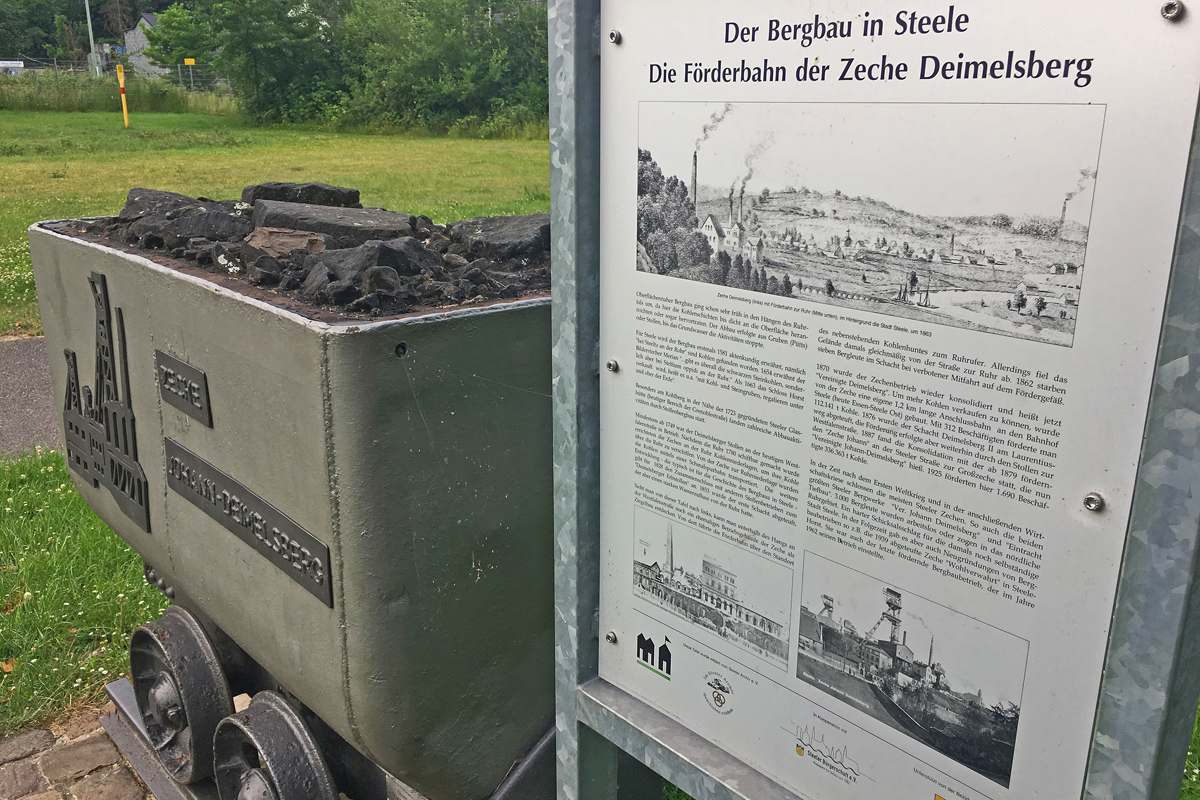 Das Bild zeigt eine Infotafel zum Bergbau in Essen-Steele