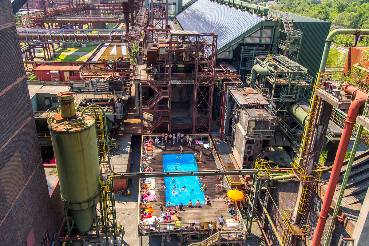 Das Bild zeigt das Werksschwimmbad auf dem UNESCO-Welterbe Zollverein