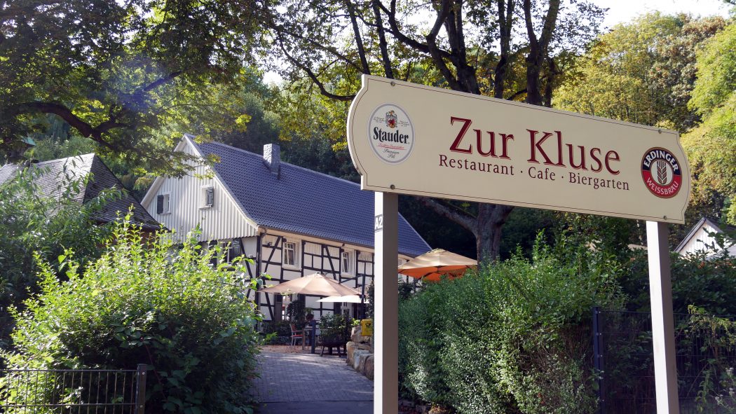 Das Bild zeigt den Biergarten Zur Kluse in Essen