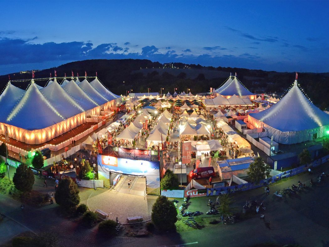 Das Bild zeigt das Gelände des Zeltfestival Ruhr von oben
