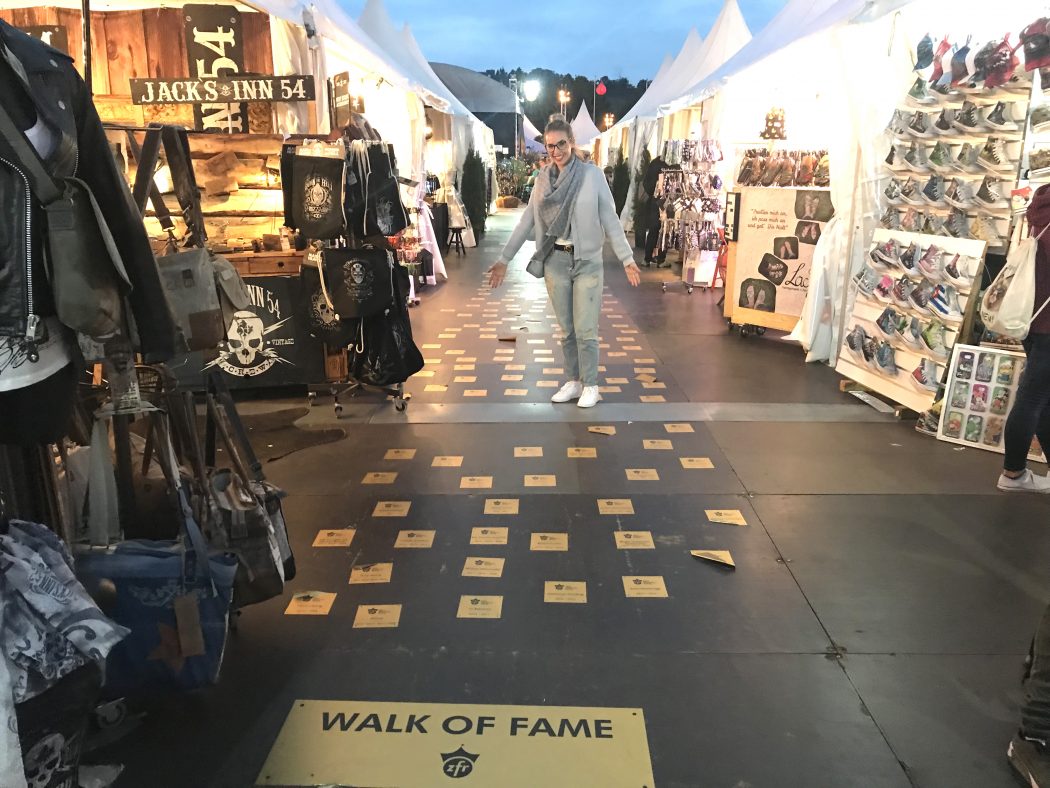 Das Bild zeigt den Walk of Fame auf dem Zeltfestival Ruhr