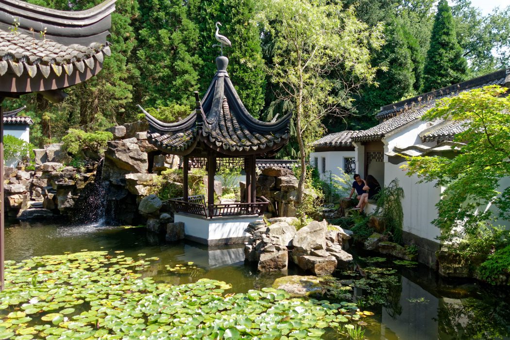Das Bild zeigt den chinesischen Garten im Botanischen Garten der Ruhr-Uni Bochum