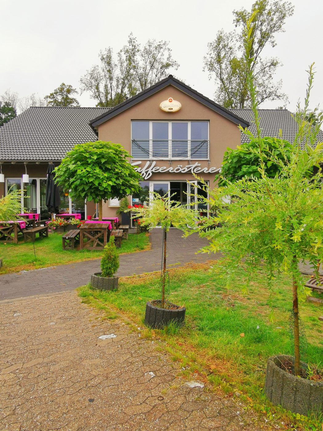 Das Bild zeigt die Kafferösterei Oranien-Nassau von außen