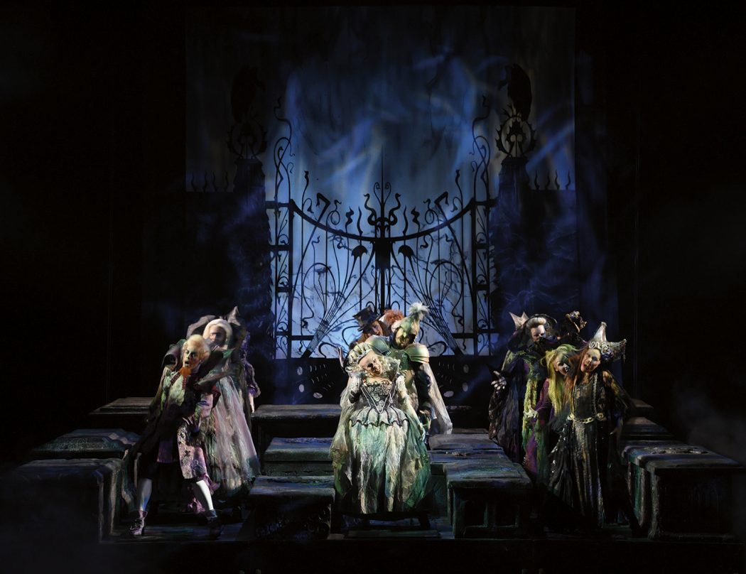 Das Foto zeigt eine Tanzszene aus dem Musical Tanz der Vampire