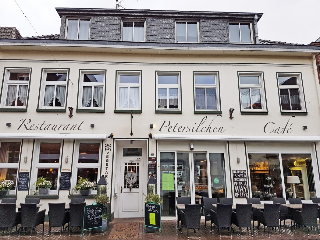 Das Bild zeigt das Petersilchen in Xanten von außen