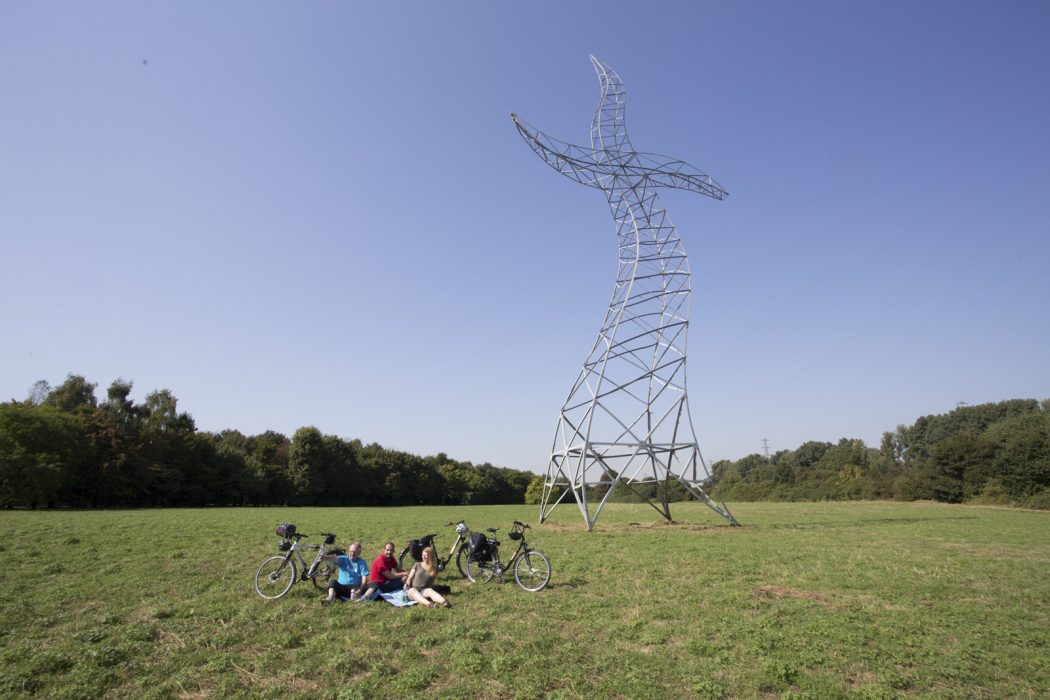 Das Foto zeigt den Strommast Zauberlehrling