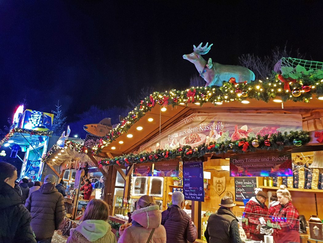 Das Bild zeigt einen Stand auf dem Cranger Weihnachtszauber