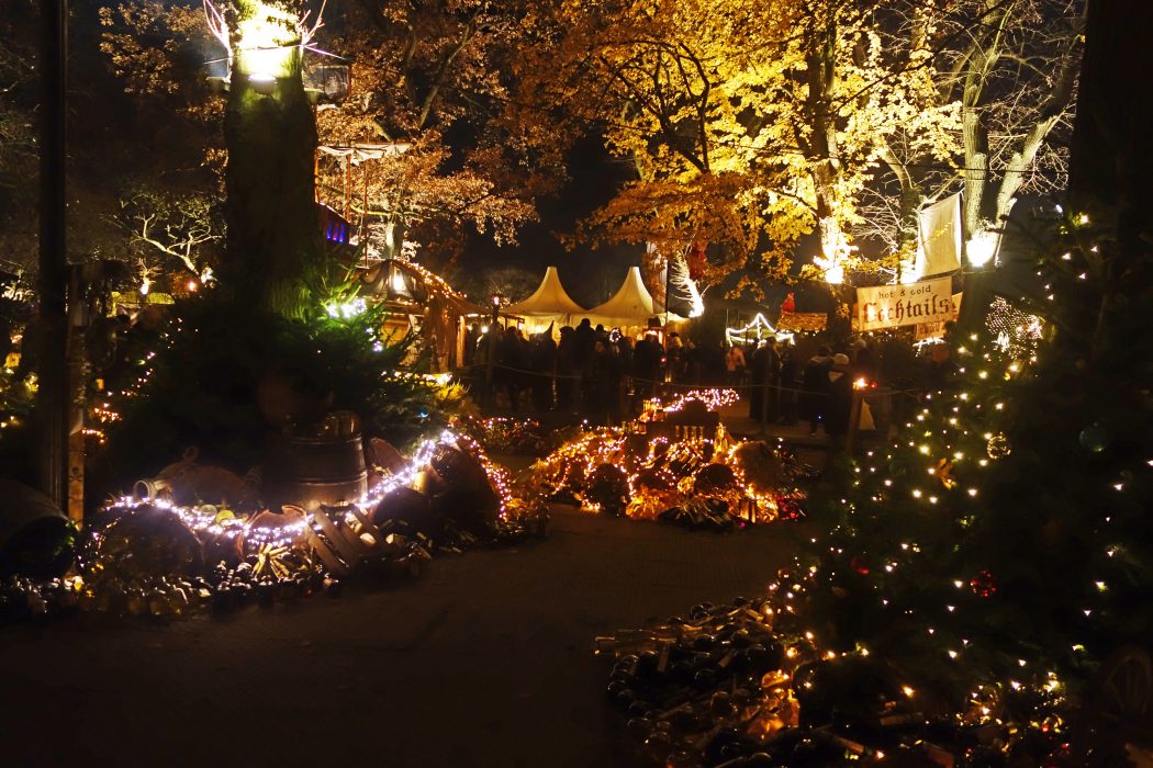Das Bild zeigt die Lichter auf dem Phantastischen Lichter Weihnachtsmarkt
