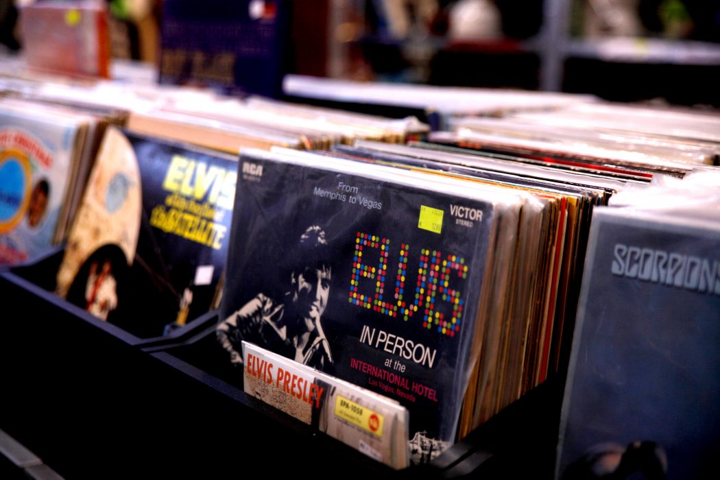 Das Foto zeigt Schallplatten im Konsumreform