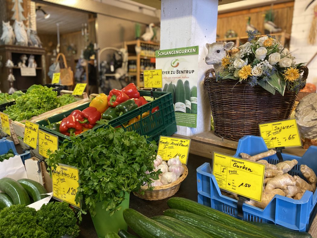 Das Bild zeigt einen Hofladen in der Elfringhauser Schweiz.