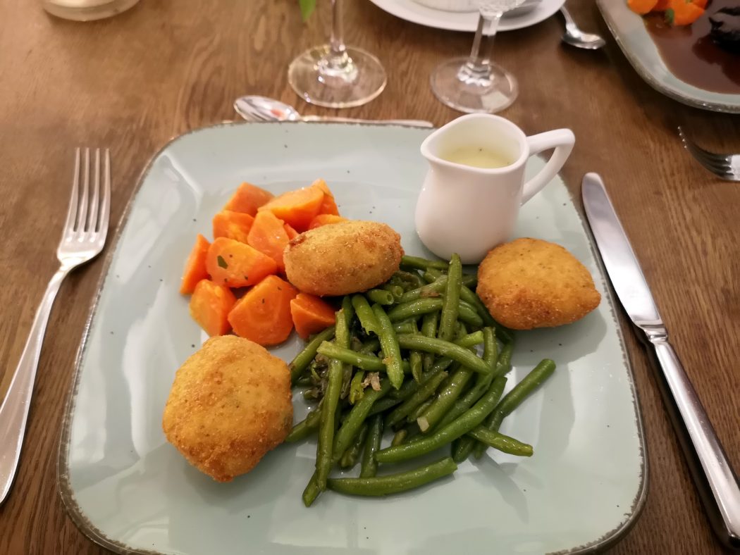 Das Foto zeigt den Hauptgang beim Menue-Karussell in der Aubergine in Bochum