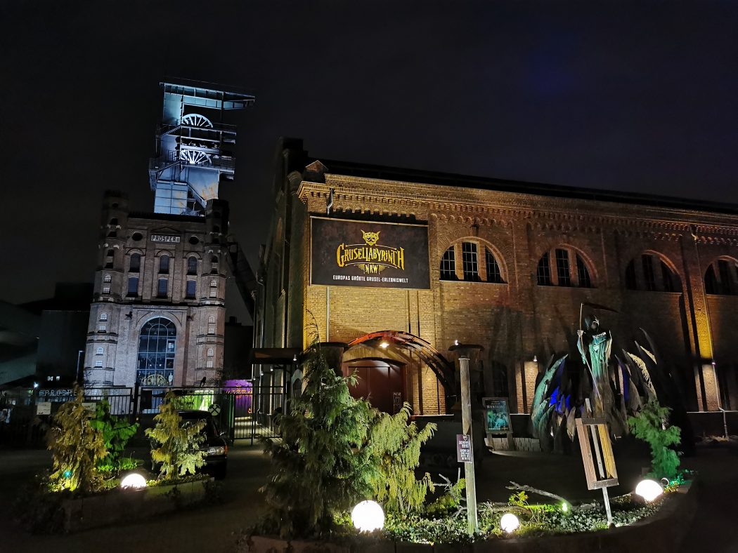 Das Bild zeigt das Grusellabyrinth in Bottrop