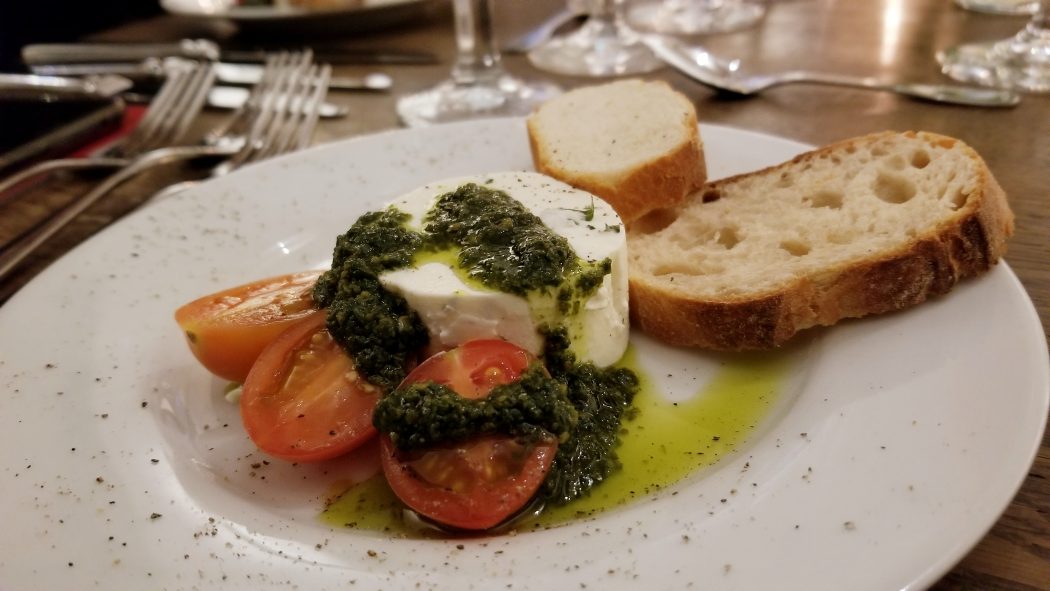 Das Foto zeigt den "Gruß aus der Küche" beim Menue-Karussell in der Aubergine in Bochum