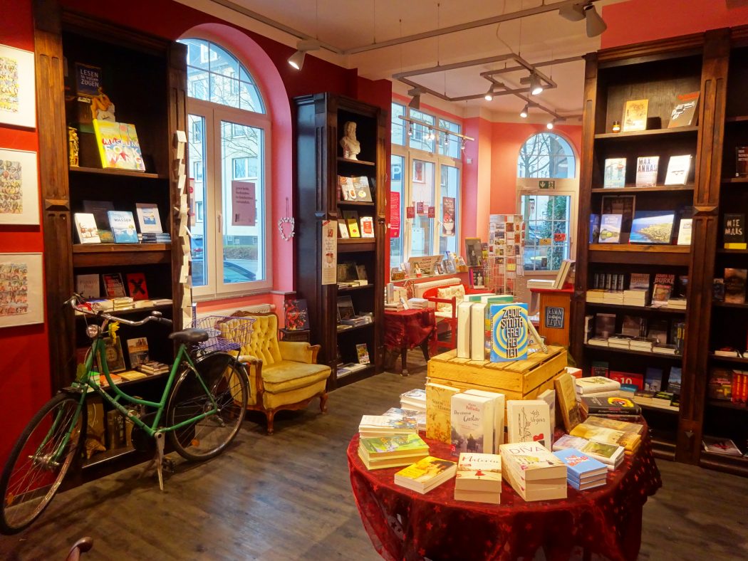 Das Bild zeigt die Buchhandlung Alex liest Agatha