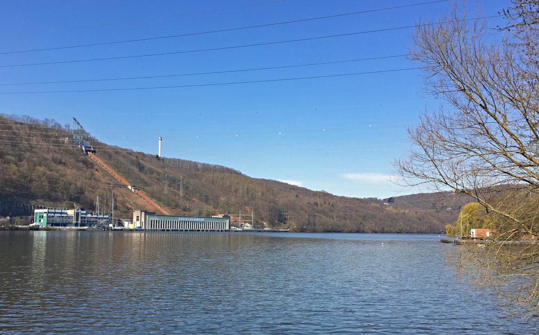 Das Foto zeigt das Köpchenwerk am Hengsteysee