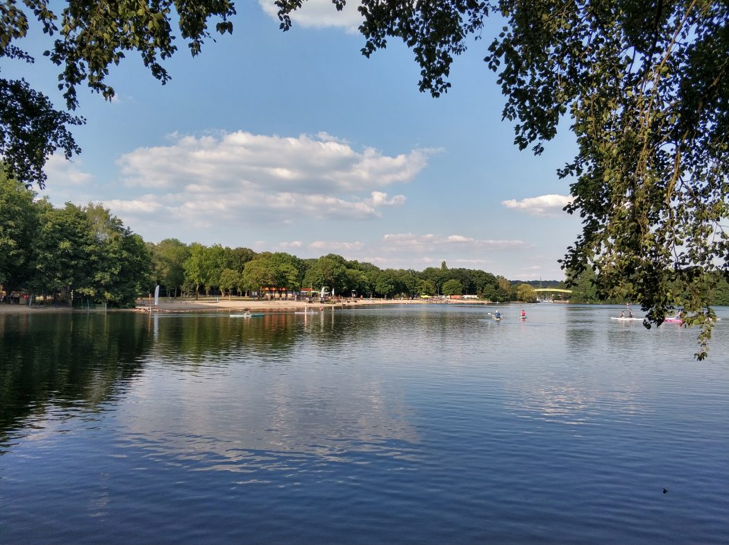 Das Bild zeigt die Sechs-Seen-Platte in Duisburg