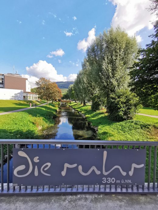 Das Foto zeigt die Ruhr in Olsberg