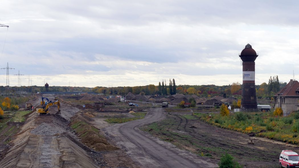 Das Foto zeigt die Baustelle des Wohnbauprojektes 6 Seen Wedau in Duisburg