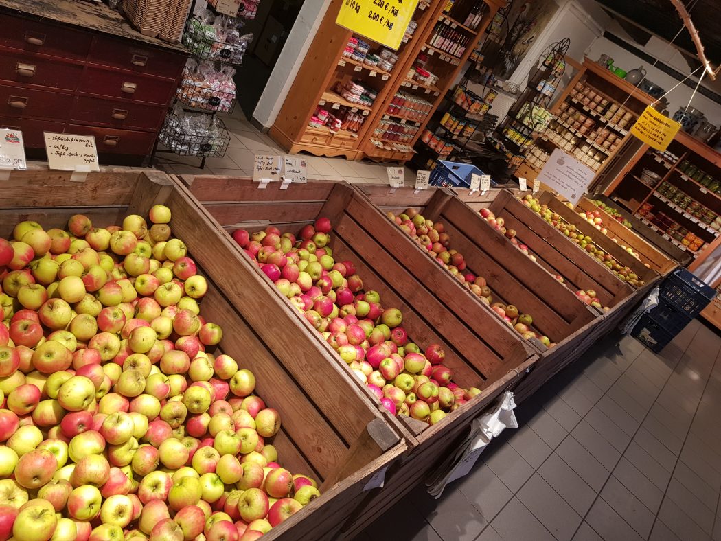 Das Foto zeigt die Apfelauswahl des Hof Umbergs in Bottrop-Kirchhellen