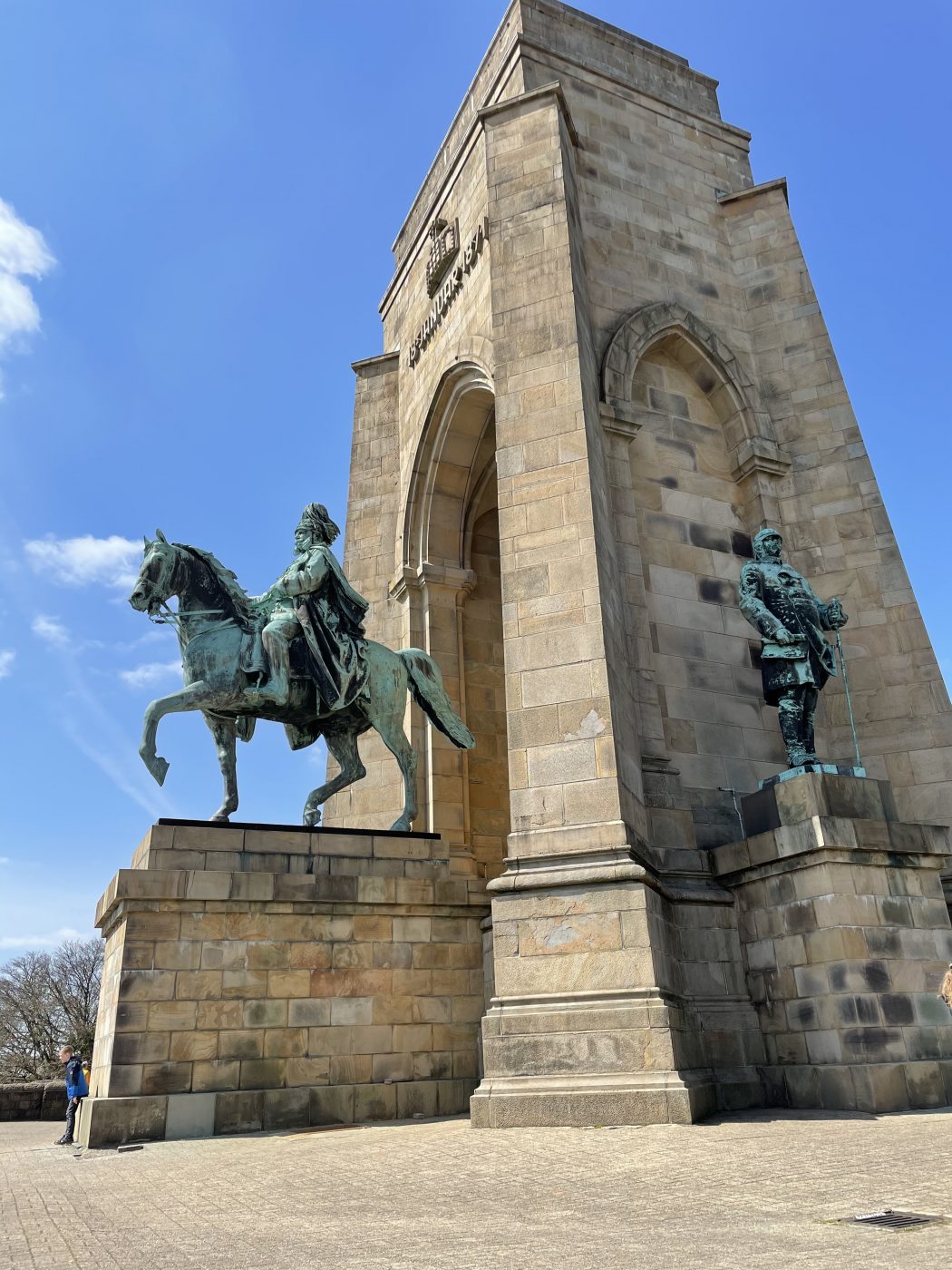 Das Foto zeigt das imposante Kaiser-Wilhelm Denkmal auf der Hohensyburg