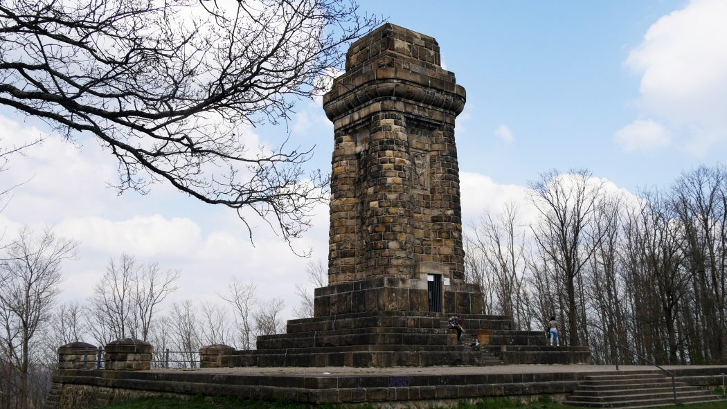 Das Foto zeigt den Bismarckturm in Hagen