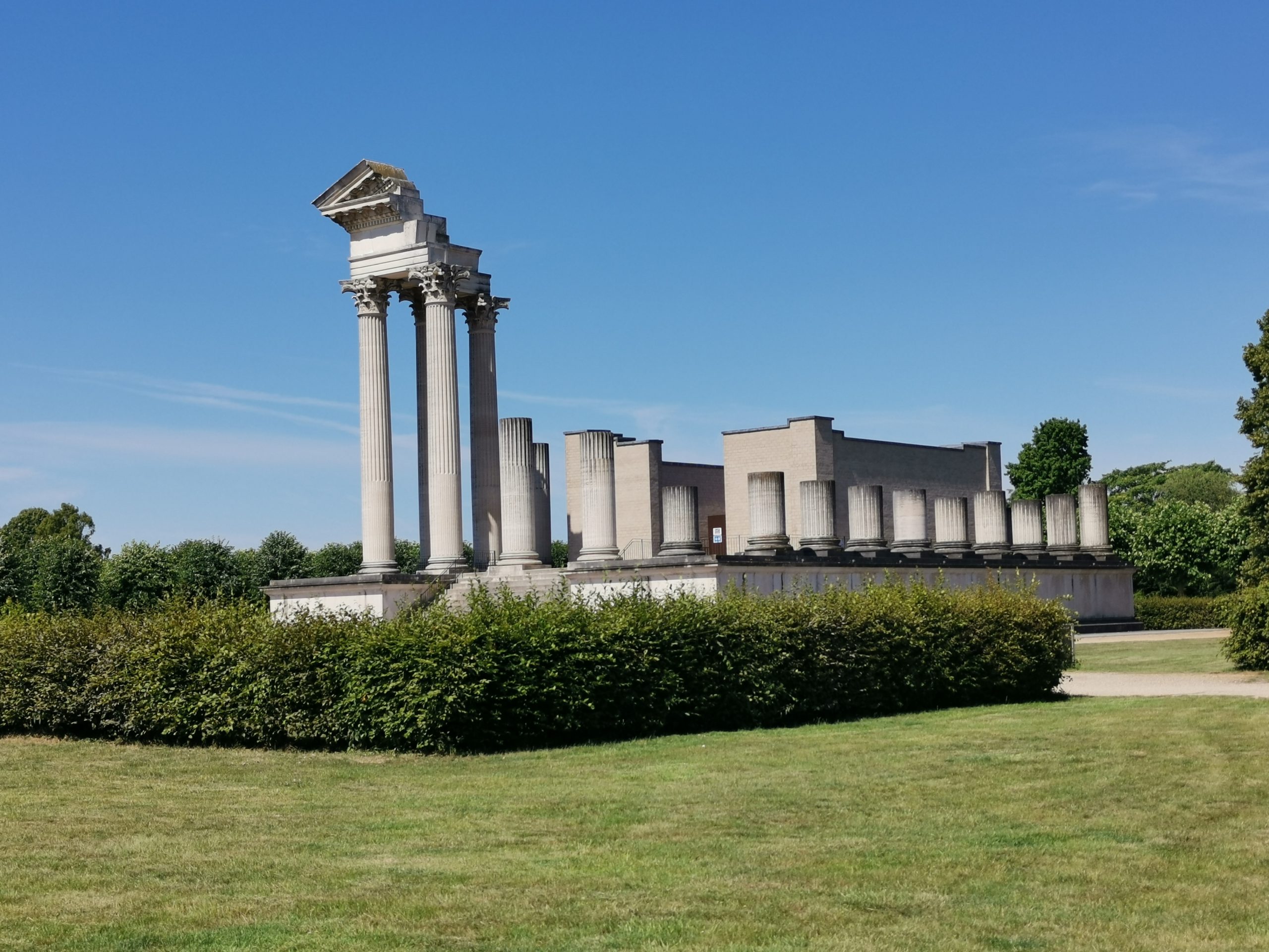 Das Bild zeigt den Tempel im APX