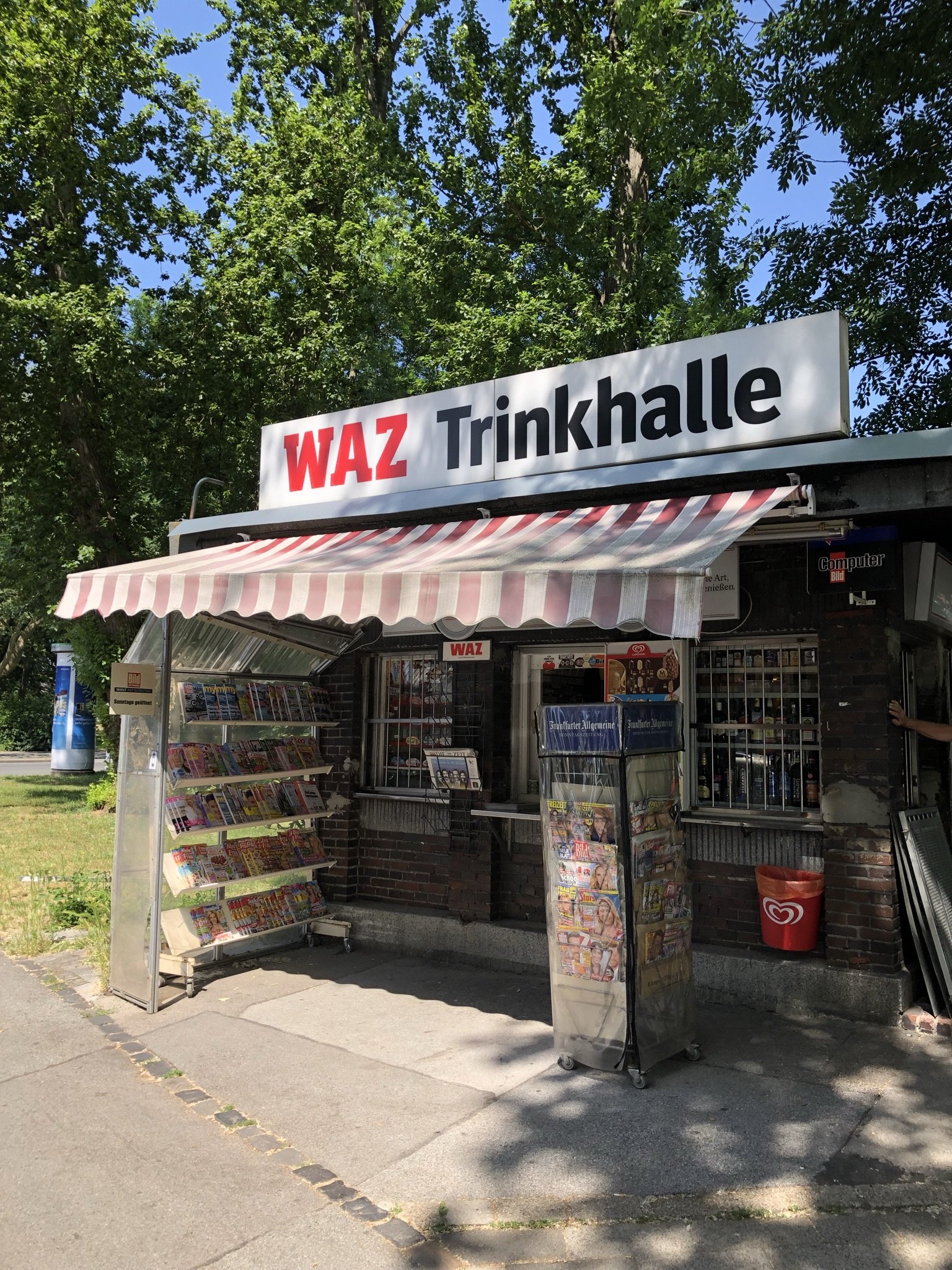 Hübsches Antlitz der WAZ Trinkhalle an der Zeppelinallee in Gelsenkirchen