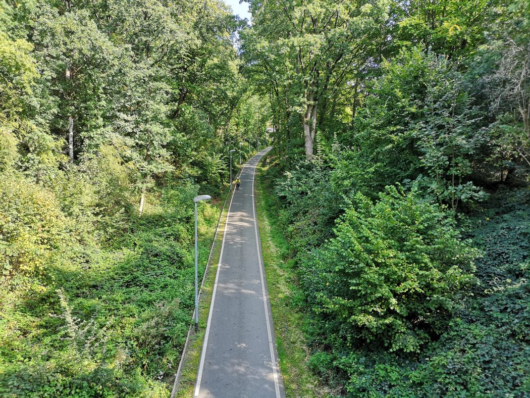 Das Foto zeigt den Bahntrassenradweg Springorumtrasse in Bochum