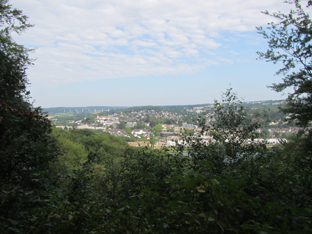 Das Foto zeigt den Blick ins Ruhrtal bei Kettwig