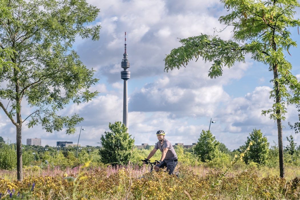 Das Foto zeigt Jochen bei seiner Radtour durch Dortmund am Florianturm