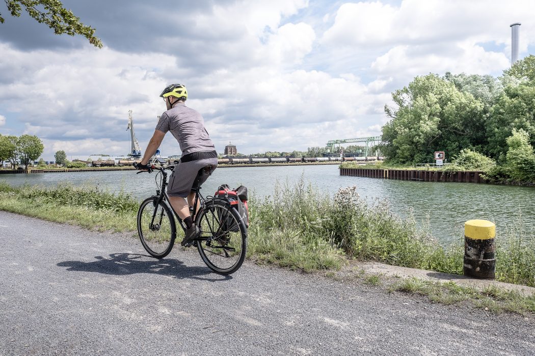 Das Foto zeigt Jochen bei seiner Radtour durch Dortmund am Dortmund-Ems-Kanal