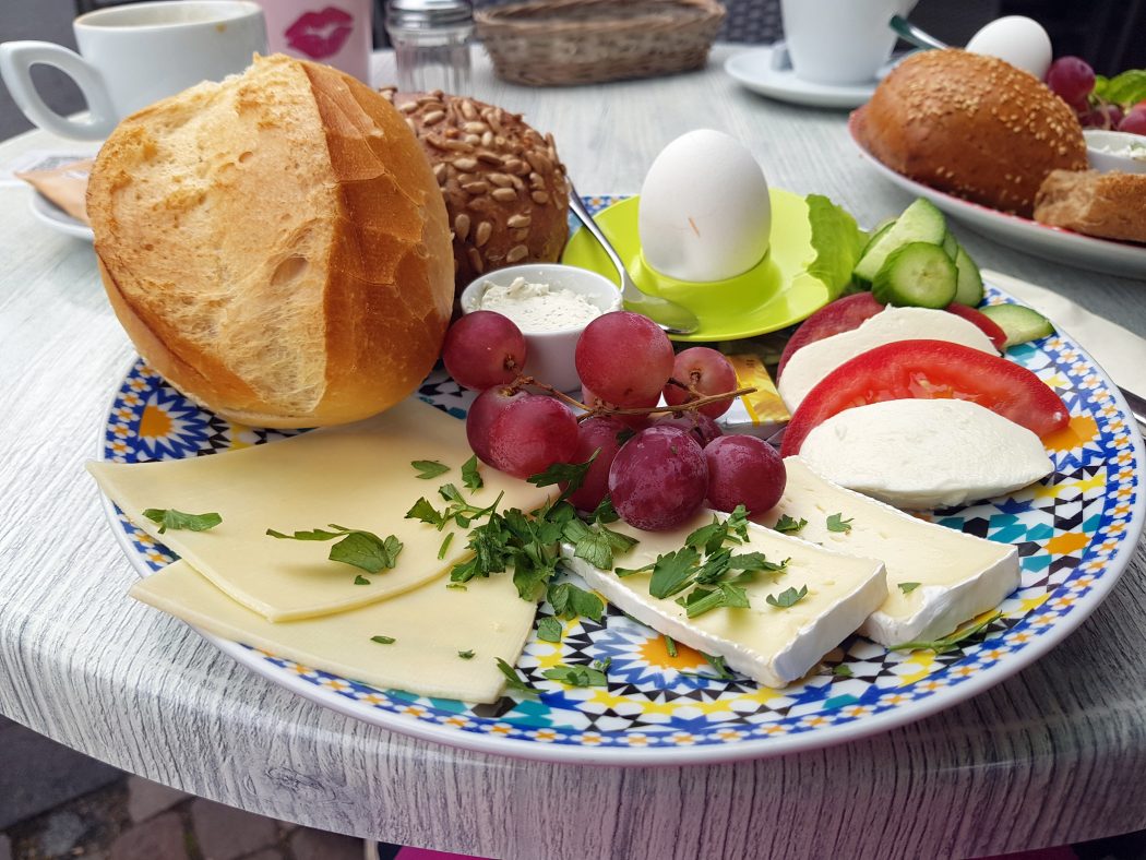 Das Foto zeigt das vegetarische Frühstück im Café Herrlich in Schwerte