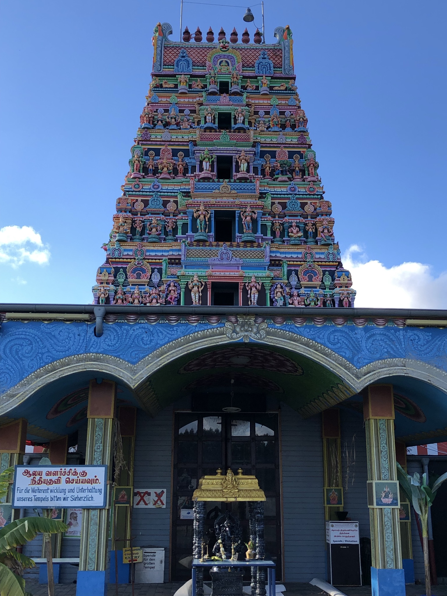 Farbrausch am Sri-Kamadchi-Ampal-Tempel in Hamm