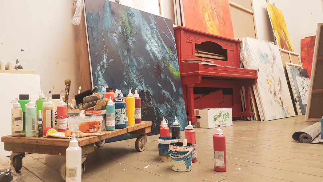 Das Foto zeigt das Atelier des Malers Christoph Lammert im Kreativquartier Ückendorf in Gelsenkirchen