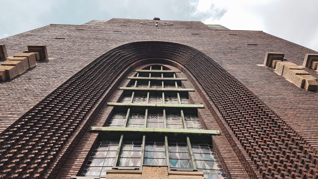 Das Foto zeigt die ehemaligen Heilig-Kreuz-Kirche im Kreativquartier Ückendorf in Gelsenkirchen