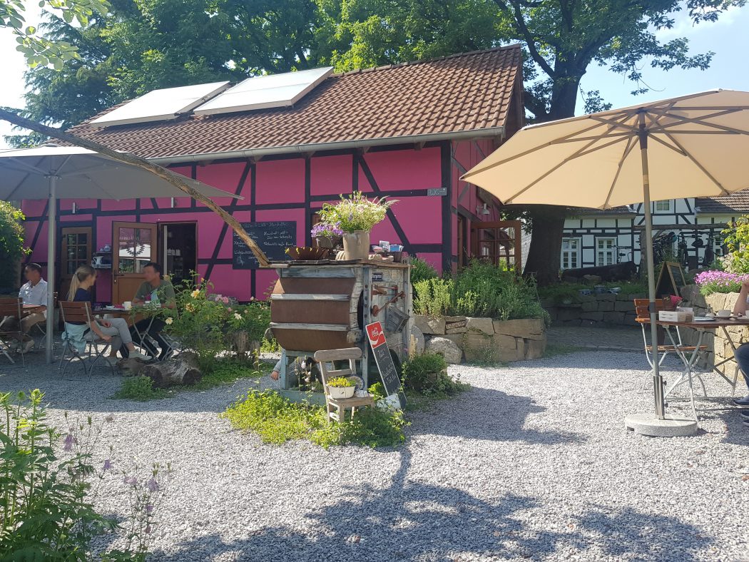 Das Foto zeigt den Hinterhof des Café Kännchen in Gevelsberg