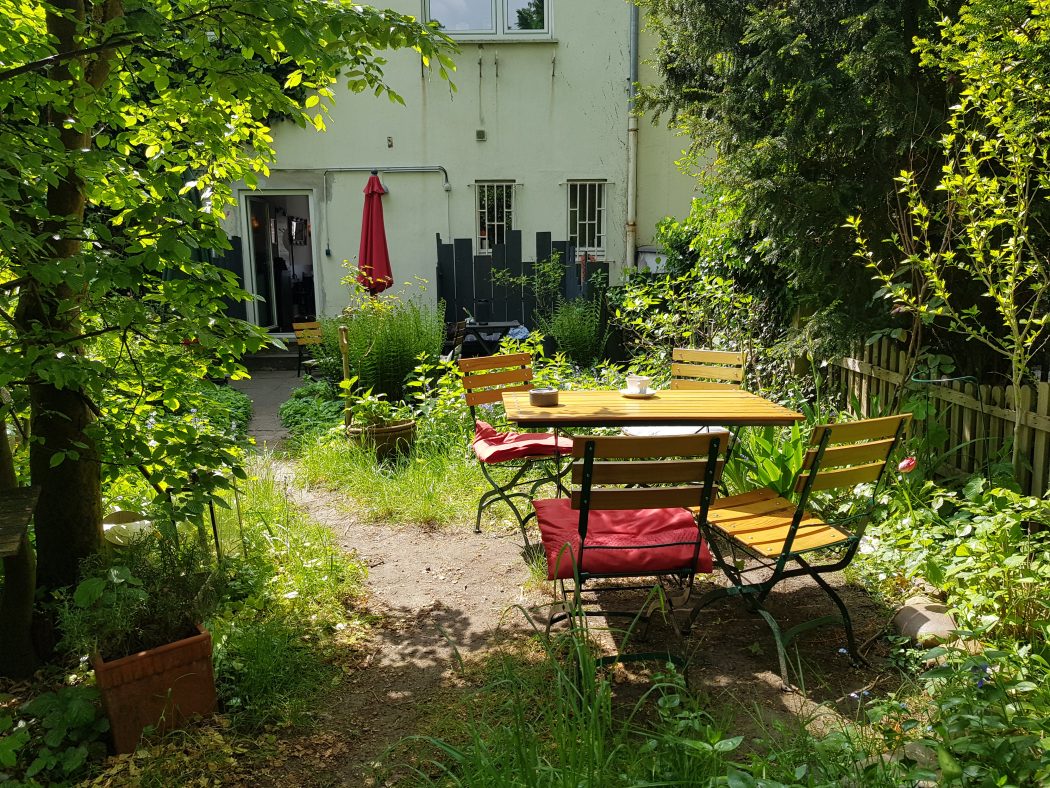 Das Foto zeigt den Hinterhof des WinzigSchön in Duisburg