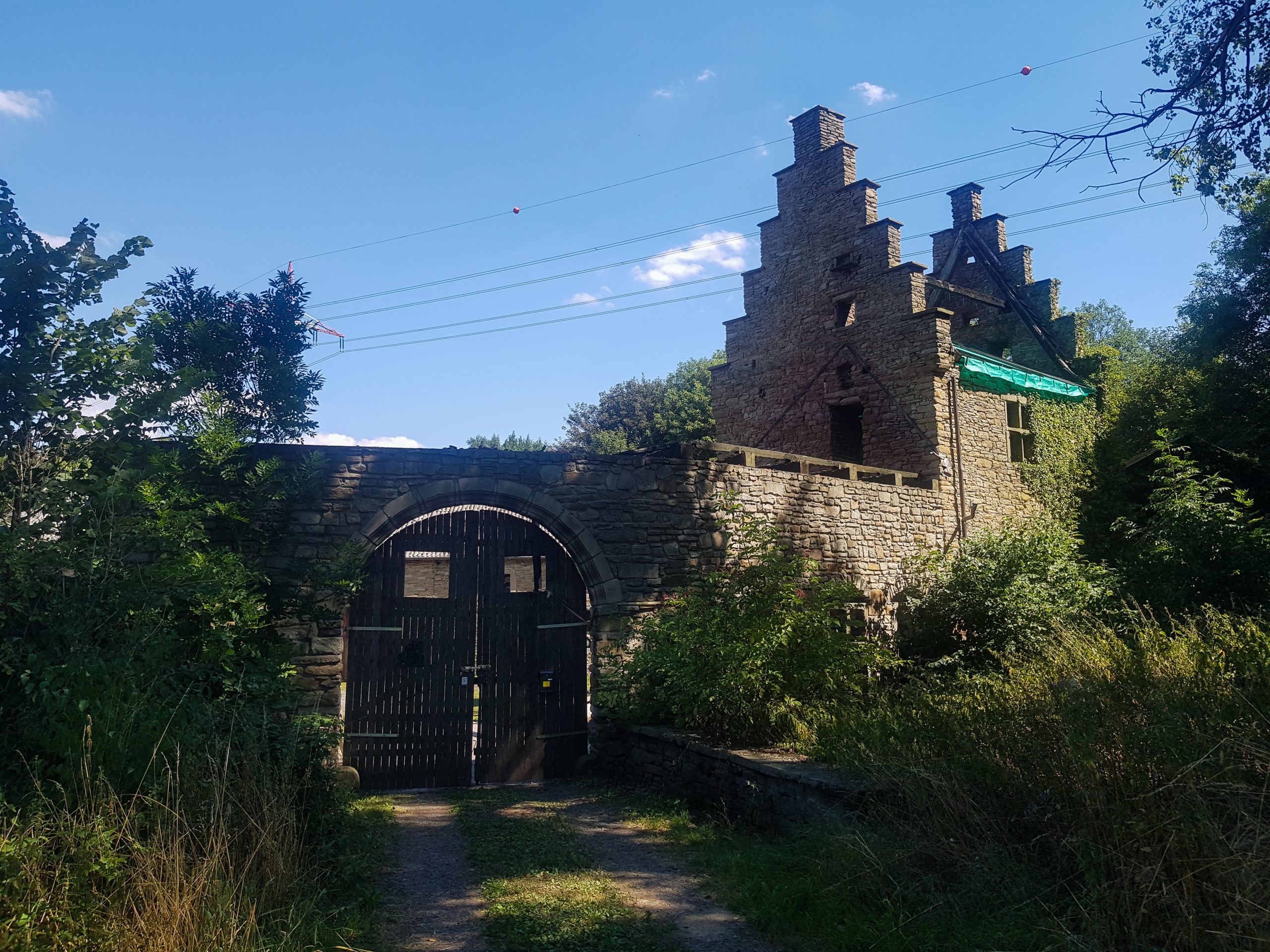 Das Foto zeigt das Haus Steinhausen in Dortmund, ein Lost Place im Ruhrgebiet